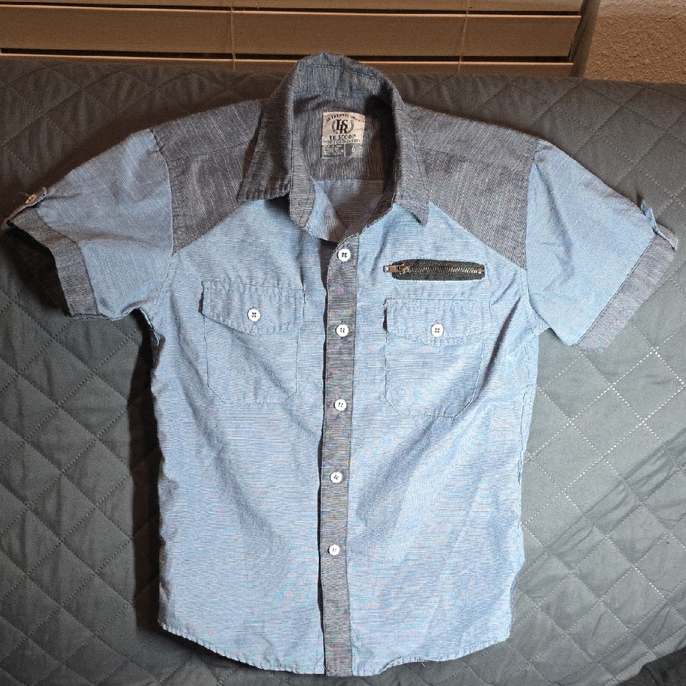 L R Scoop button down short sleeve shirt boys sz 6